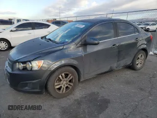 2016 Chevrolet Sonic LT z VIN 1G1JC5SH8G4162997, wystawiony jako Copart lot #53888385 z przebiegiem 152 851 mil mil oraz Szkoda całkowita • Salvage title. Historia ofert i sprzedaży dostępna na DreamBid. Obrazek 1.