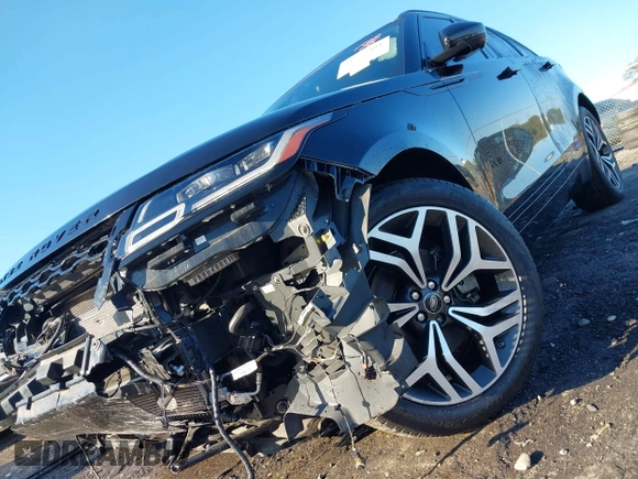 2018 Land Rover Range Rover Velar R-Dynamic HSE with VIN SALYM2RV6JA758768, listed as a IAAI auction lot 41753401 with 30,324 mi miles and . Bid and sale history available at DreamBid. Image 18.