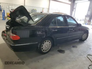 2001 Mercedes-Benz E 320 z VIN WDBJF65J91B339674, wystawiony jako Copart lot #50374725 z przebiegiem 205 940 mil mil oraz Szkoda całkowita • Salvage title. Historia ofert i sprzedaży dostępna na DreamBid. Obrazek 3.