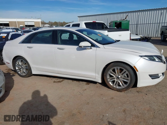 2014 Lincoln MKZ with VIN 3LN6L2GKXER817659, listed as a IAAI auction lot 40896691 with 84,164 mi miles and . Bid and sale history available at DreamBid. Image 13.