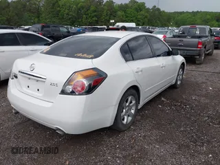 2008 Nissan Altima 2.5 S with VIN 1N4AL21E88C175825, listed as a IAAI auction lot 42081166 with 232,697 mi miles. Bid and sale history available at carsss.com. Image 4.