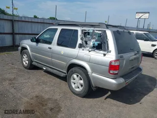 2002 Nissan Pathfinder SE with VIN JN8DR09X82W655096, listed as a IAAI auction lot 42007008 with 217,152 mi miles. Bid and sale history available at carsss.com. Image 3.