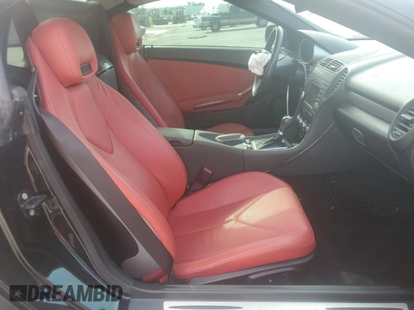 2010 Mercedes-Benz SLK 300 с VIN WDBWK5EA8AF232572, выставлен на аукционе Copart как лот 57336275 с пробегом 66 556 миль миль и Списание • Salvage title. История ставок и продаж доступна на DreamBid. Изображение 10.