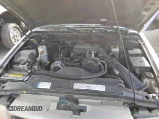 2001 GMC Sonoma SLS w/1SG Pkg with VIN 1GTCS19W318106014, listed as a Copart auction lot 42437444 with 152,169 mi miles and Salvage Title. Bid and sale history available at carsss.com. Image 11.