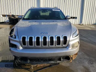 2017 Jeep Cherokee Latitude with VIN 1C4PJLCS9HW650948, listed as a Copart auction lot 43453955 with 140,764 mi miles and Salvage Title. Bid and sale history available at carsss.com. Image 5.
