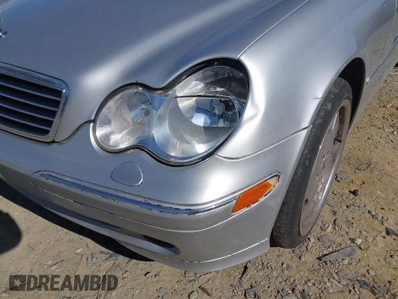 2005 Mercedes-Benz C 240 with VIN WDBRH61J15F635726, listed as a IAAI auction lot 41887674 with 200,766 mi miles and . Bid and sale history available at DreamBid. Image 6.