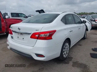 2017 Nissan Sentra SR z VIN 3N1AB7AP1HY294547, wystawiony jako IAAI lot #42162519 z przebiegiem 106 594 mil mil oraz . Historia ofert i sprzedaży dostępna na DreamBid. Obrazek 4.