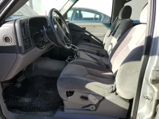 2005 GMC Yukon XL SLT with VIN 1GKFK16Z75J247036, listed as a Copart auction lot 46354735 with 298,509 mi miles and Salvage Title. Bid and sale history available at carsss.com. Image 7.