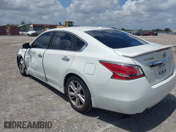2015 Nissan Altima S with VIN 1N4AL3APXFN863236, listed as a IAAI auction lot 41950365 with 174,492 mi miles and . Bid and sale history available at DreamBid. Image 3.
