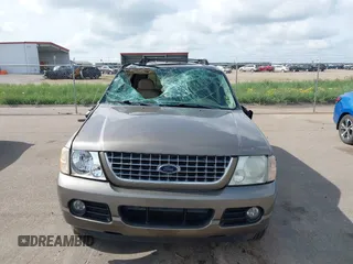 2005 Ford Explorer XLT z VIN 1FMZU73E45UA30741, wystawiony jako IAAI lot #42489994 z przebiegiem Nie podano mil oraz . Historia ofert i sprzedaży dostępna na DreamBid. Obrazek 11.