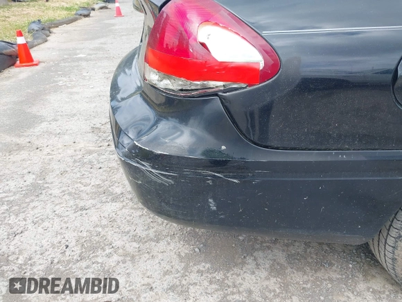 2005 Ford Taurus SE z VIN 1FAHP53U75A109055, wystawiony jako IAAI lot #42401043 z przebiegiem Nie podano mil oraz . Historia ofert i sprzedaży dostępna na DreamBid. Obrazek 6.