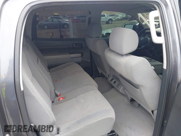 2011 Toyota Tundra z VIN 5TFEY5F14BX106229, wystawiony jako IAAI lot #42118006 z przebiegiem 96 465 mil mil oraz . Historia ofert i sprzedaży dostępna na DreamBid. Obrazek 8.