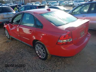 2007 Volvo S40 2.4L with VIN YV1MS382272273341, listed as a IAAI auction lot 41335987 with 205,803 mi miles. Bid and sale history available at carsss.com. Image 3.
