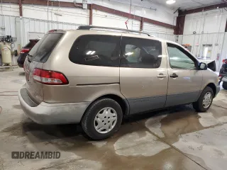 2003 Toyota Sienna LE z VIN 4T3ZF13C43U531218, wystawiony jako Copart lot #56753215 z przebiegiem Nie podano mil oraz Nie do naprawy. Historia ofert i sprzedaży dostępna na DreamBid. Obrazek 3.