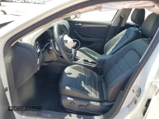 2024 Volkswagen Jetta SE z VIN 3VW7M7BU4RM065632, wystawiony jako Copart lot #53688545 z przebiegiem 18 766 mil mil oraz Szkoda całkowita • Salvage title. Historia ofert i sprzedaży dostępna na DreamBid. Obrazek 7.