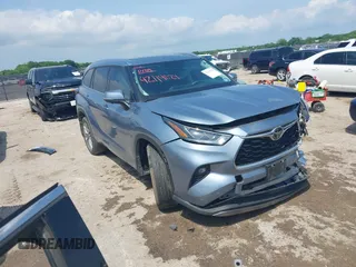 2024 Toyota Highlander LE z VIN 5TDKDRAH3RS531743, wystawiony jako IAAI lot #42119024 z przebiegiem 36 405 mil mil oraz . Historia ofert i sprzedaży dostępna na DreamBid. Obrazek 1.