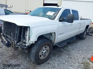 2015 Chevrolet Silverado 2500HD LT with VIN 1GC1KVEG4FF537980, listed as a IAAI auction lot 40108923 with 127,627 mi miles. Bid and sale history available at carsss.com. Image 21.