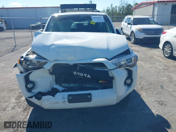 2021 Toyota 4Runner SR5 с VIN JTEEU5JR7M5249971, выставлен на аукционе IAAI как лот 40915613 с пробегом 41 547 миль миль и . История ставок и продаж доступна на DreamBid. Изображение 12.