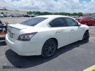 2014 Nissan Maxima 3.5 S with VIN 1N4AA5AP5EC490392, listed as a IAAI auction lot 39364218 with 104,432 mi miles. Bid and sale history available at carsss.com. Image 4.
