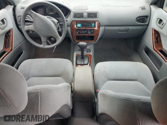 2001 Mitsubishi Galant ES z VIN 4A3AA46G31E134550, wystawiony jako Copart lot #42327585 z przebiegiem 183 942 mil mil oraz Szkoda całkowita • Salvage title. Historia ofert i sprzedaży dostępna na DreamBid. Obrazek 8.
