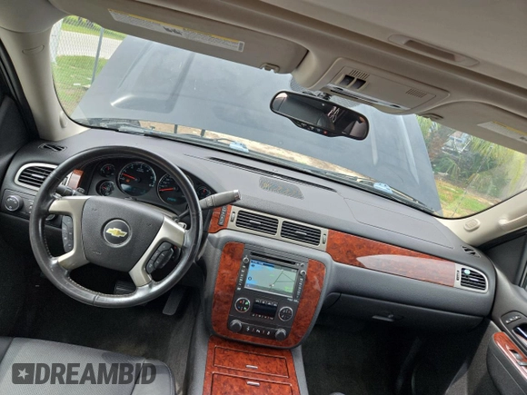 2013 Chevrolet Avalanche LTZ z VIN 3GNTKGE77DG250771, wystawiony jako Copart lot #59786255 z przebiegiem 150 363 mil mil oraz Czysty tytuł • Clean title. Historia ofert i sprzedaży dostępna na DreamBid. Obrazek 9.