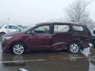 2016 Kia Sedona LX with VIN KNDMB5C17G6144987, listed as a IAAI auction lot 41569757 with 164,539 mi miles. Bid and sale history available at carsss.com. Image 14.