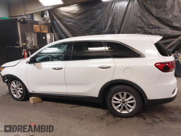 2019 Kia Sorento LX with VIN 5XYPGDA38KG558444, listed as a IAAI auction lot 41303905 with 148,567 mi miles. Bid and sale history available at carsss.com. Image 15.