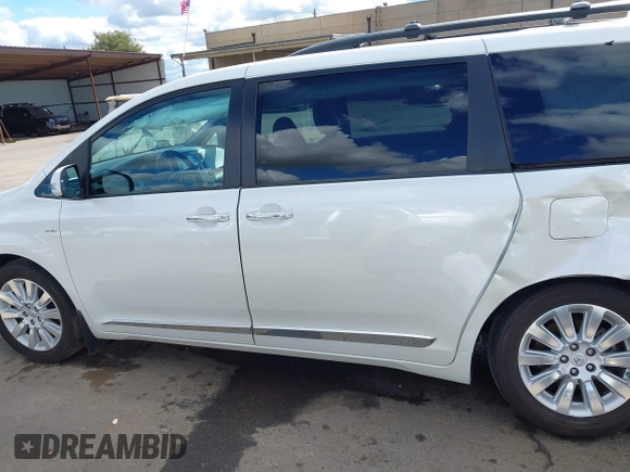 2016 Toyota Sienna Ltd with VIN 5TDDK3DC3GS144473, listed as a IAAI auction lot 41681218 with 32,080 mi miles. Bid and sale history available at carsss.com. Image 15.