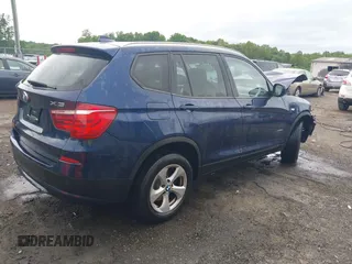 2011 BMW X3 28i z VIN 5UXWX5C5XBL707181, wystawiony jako IAAI lot #42250497 z przebiegiem 62 431 mil mil oraz . Historia ofert i sprzedaży dostępna na DreamBid. Obrazek 4.