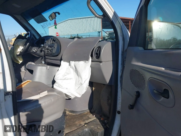 2001 Ford Econoline Passenger XL with VIN 1FBSS31S11HA07065, listed as a IAAI auction lot 41717128 with 112,584 mi miles and . Bid and sale history available at DreamBid. Image 5.