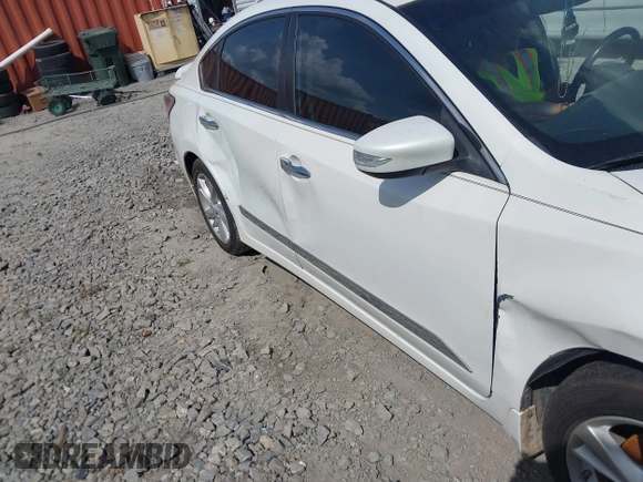 2014 Nissan Altima SV with VIN 1N4AL3AP0EC325820, listed as a IAAI auction lot 41971311 with 206,134 mi miles and . Bid and sale history available at DreamBid. Image 6.