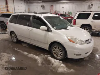 2008 Toyota Sienna XLE with VIN 5TDZK22C48S194030, listed as a IAAI auction lot 41633336 with 306,800 mi miles. Bid and sale history available at carsss.com. Image 1.