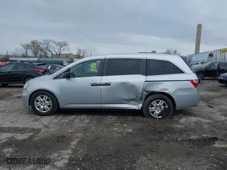 2011 Honda Odyssey LX with VIN 5FNRL5H23BB098561, listed as a IAAI auction lot 41888359 with 162,288 mi miles. Bid and sale history available at carsss.com. Image 13.