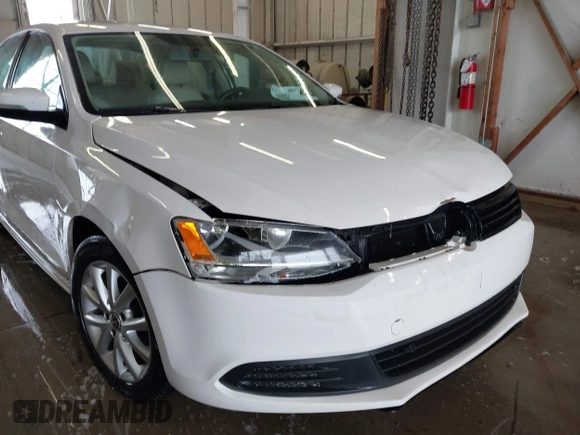2011 Volkswagen Jetta Sedan SE with VIN 3VWDX7AJ8BM330849, listed as a IAAI auction lot 41972807 with 134,655 mi miles. Bid and sale history available at carsss.com. Image 6.