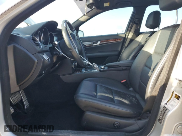 2014 Mercedes-Benz C 250 Sport z VIN WDDGF4HB6EA956715, wystawiony jako Copart lot #49494805 z przebiegiem 71 034 mil mil oraz Szkoda całkowita • Salvage title. Historia ofert i sprzedaży dostępna na DreamBid. Obrazek 7.