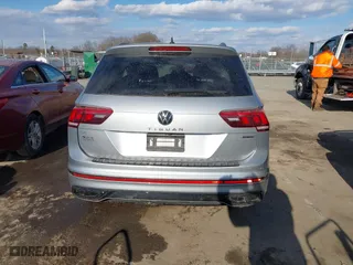 2023 Volkswagen Tiguan SE R-Line Black with VIN 3VV8B7AX1PM024091, listed as a IAAI auction lot 41409100 with 33,262 mi miles. Bid and sale history available at carsss.com. Image 16.