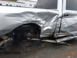 2017 Ram 2500 Tradesman z VIN 3C6UR5CL3HG529578, wystawiony jako IAAI lot #41992645 z przebiegiem 144 117 mil mil oraz . Historia ofert i sprzedaży dostępna na DreamBid. Obrazek 6.
