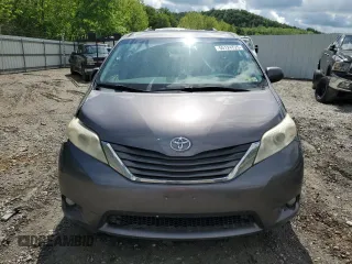 2011 Toyota Sienna XLE z VIN 5TDDK3DCXBS014134, wystawiony jako Copart lot #55124725 z przebiegiem 193 629 mil mil oraz Szkoda całkowita • Salvage title. Historia ofert i sprzedaży dostępna na DreamBid. Obrazek 5.