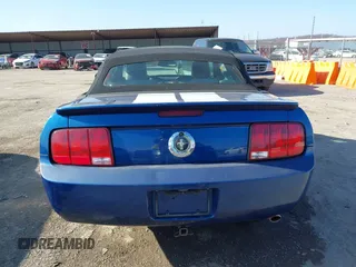 2008 Ford Mustang Deluxe with VIN 1ZVHT84N685117737, listed as a IAAI auction lot 41086449 with 215,136 mi miles and . Bid and sale history available at carsss.com. Image 16.