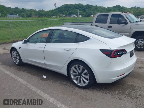 2020 Tesla Model 3 Standard Range Plus z VIN 5YJ3E1EA9LF598682, wystawiony jako IAAI lot #42247434 z przebiegiem 28 835 mil mil oraz . Historia ofert i sprzedaży dostępna na DreamBid. Obrazek 14.