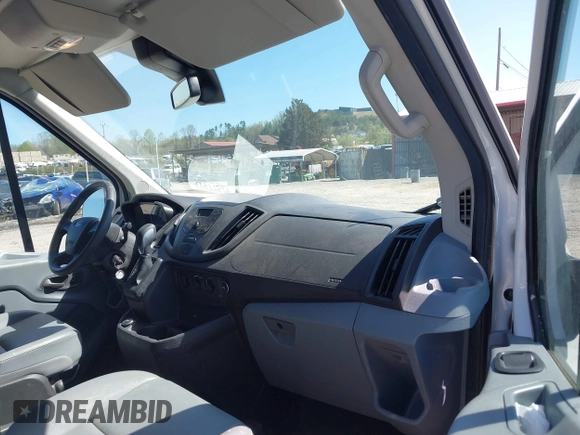 2018 Ford Transit with VIN 1FTYR2CM0JKB49923, listed as a IAAI auction lot 41977529 with 59,304 mi miles. Bid and sale history available at carsss.com. Image 5.