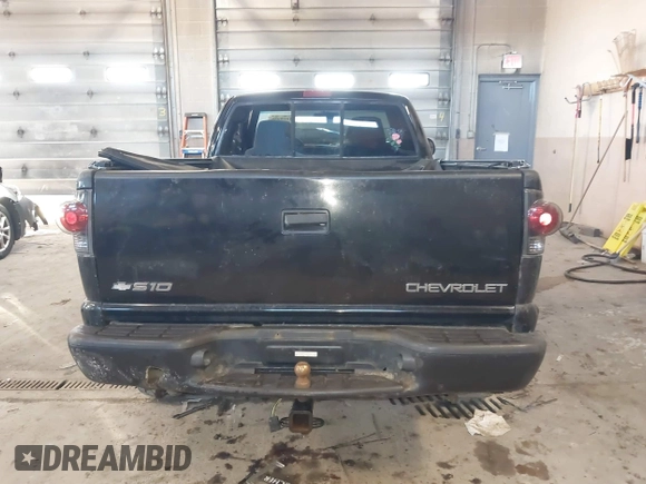 2002 Chevrolet S-10 LS with VIN 1GCCT19W328189054, listed as a IAAI auction lot 41660988 with 217,256 mi miles. Bid and sale history available at carsss.com. Image 16.