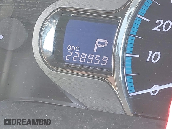 2011 Toyota Sienna XLE AAS with VIN 5TDYK3DC2BS025842, listed as a IAAI auction lot 41721185 with 228,959 mi miles and . Bid and sale history available at DreamBid. Image 15.