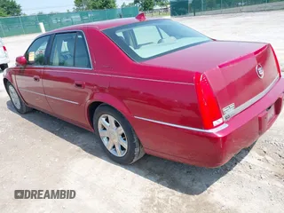 2010 Cadillac DTS 1SD z VIN 1G6KH5EY4AU113587, wystawiony jako IAAI lot #42488941 z przebiegiem 102 285 mil mil oraz . Historia ofert i sprzedaży dostępna na DreamBid. Obrazek 3.