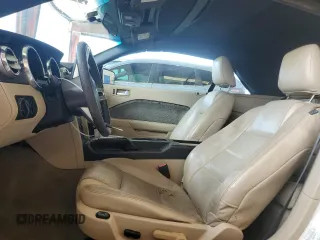 2008 Ford Mustang Deluxe с VIN 1ZVHT84N285127603, выставлен на аукционе Copart как лот 61134925 с пробегом Не указан миль и Чистый • Clean title. История ставок и продаж доступна на DreamBid. Изображение 7.