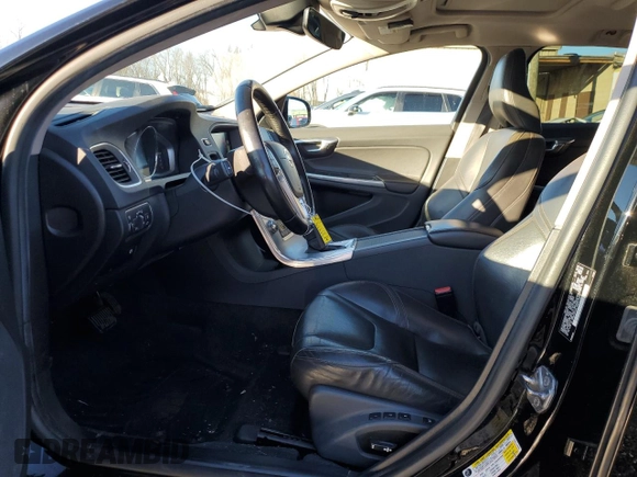 2017 Volvo V60 z VIN YV440MWK8H1023255, wystawiony jako Copart lot #84471084 z przebiegiem 91 507 mil mil oraz Szkoda całkowita • Salvage title. Historia ofert i sprzedaży dostępna na DreamBid. Obrazek 7.