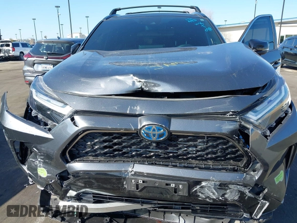 2022 Toyota RAV4 XSE with VIN JTMFB3FV0ND098293, listed as a IAAI auction lot 41513626 with 19,293 mi miles and . Bid and sale history available at DreamBid. Image 6.