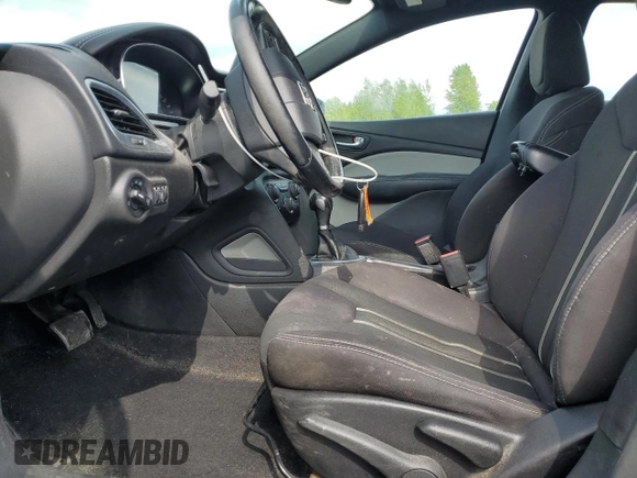 2014 Dodge Dart SXT z VIN 1C3CDFBB7ED721312, wystawiony jako Copart lot #56559775 z przebiegiem 131 810 mil mil oraz Szkoda całkowita • Salvage title. Historia ofert i sprzedaży dostępna na DreamBid. Obrazek 7.