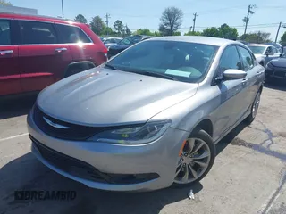 2015 Chrysler 200 S with VIN 1C3CCCBG2FN505330, listed as a IAAI auction lot 41935604 with 189,260 mi miles. Bid and sale history available at carsss.com. Image 2.