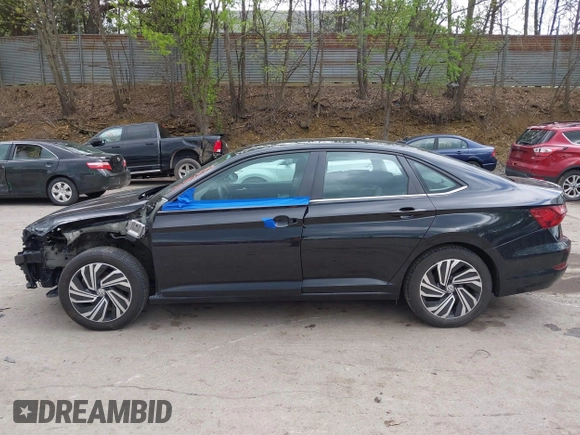 2020 Volkswagen Jetta SEL with VIN 3VWE57BU2LM081811, listed as a IAAI auction lot 42134394 with 96,121 mi miles and . Bid and sale history available at DreamBid. Image 14.